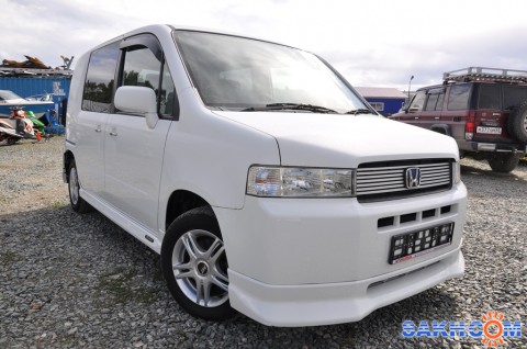 Honda Mobilio Spike.