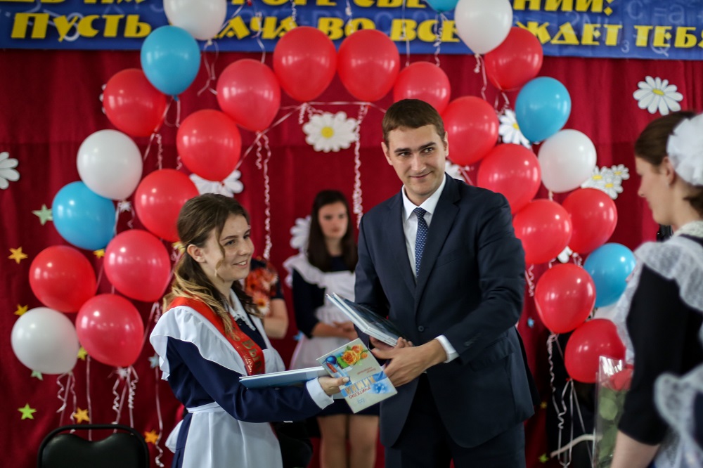 Поздравление родителей выпускникам 2014 школа 57 11 в клип Поздравление родителей выпускникам 2014 школа 57 11 в клип