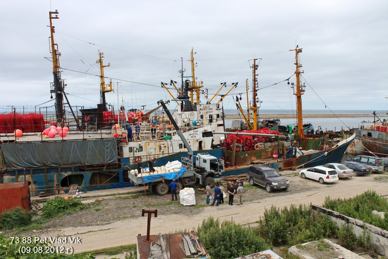 7388PetVladVik: Порт Невельск.   2012 год..