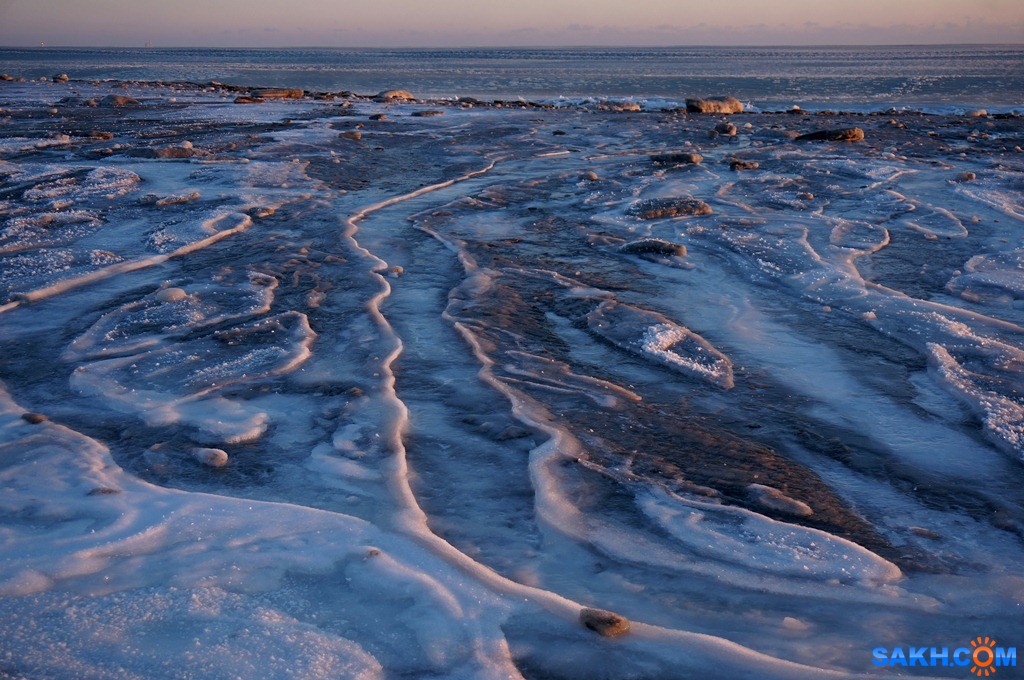 vikirin: Замерзшие волны на берегу
