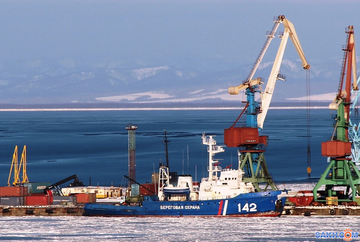 Порт корсаков. Порт Корсаков Северный ковш. Корсаковский рыбный порт.