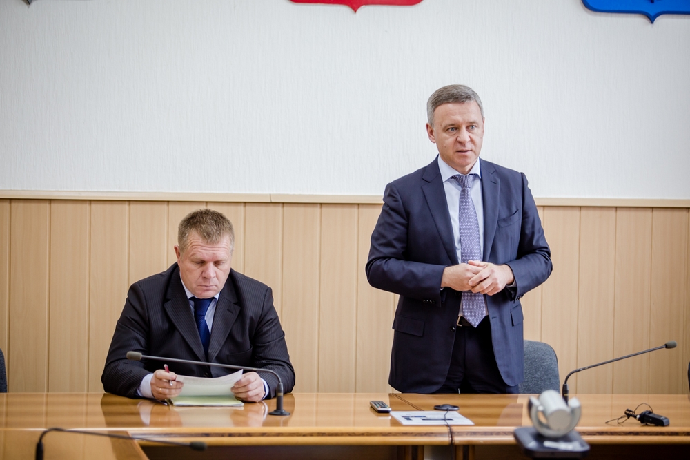 невельск сахалинская область. южно-сахалинск 1967. пгт хомутово орловской области. южно сахалинск управление. сахалин площадь победы.