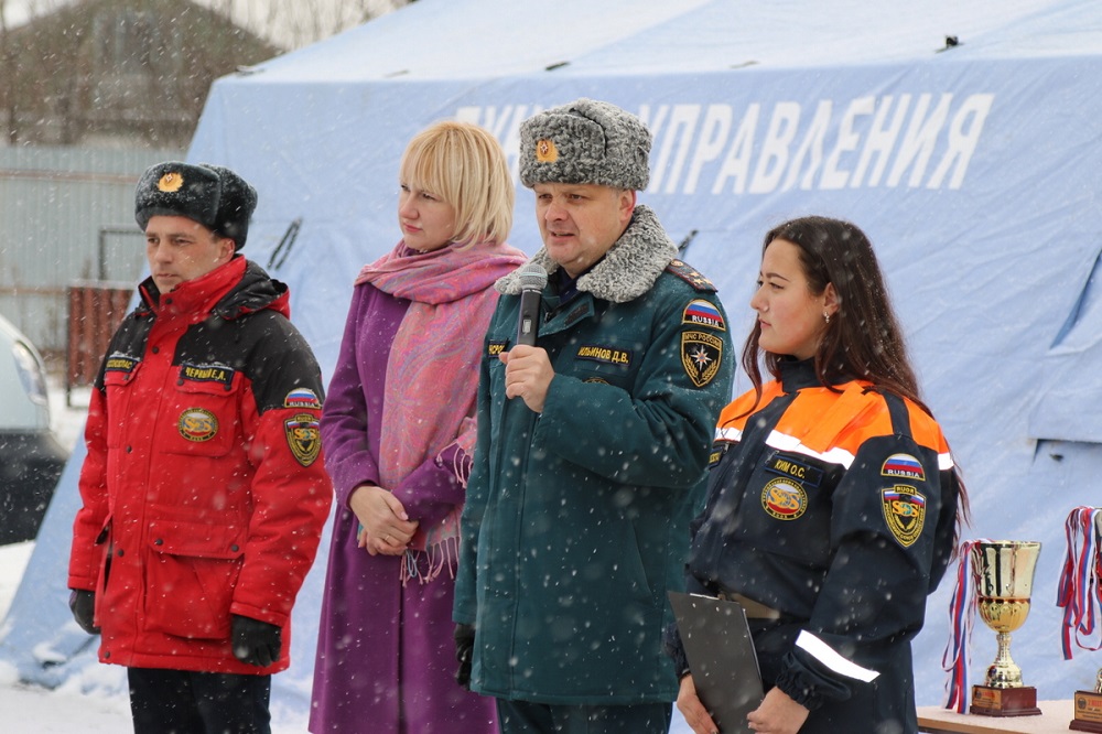 Аств сахалин новости. Спасатели Южно-Сахалинска. ВСКС Сахалин. Звёзды люди на Сахалине. Валов Александр Южно Сахалинск спасатель.