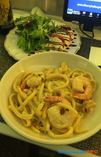 Креветки отложила в сторону, они явно выращены искусственно и имеют неприятный химический привкус 