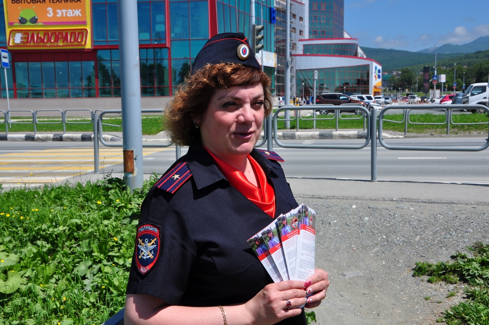 Полиция южного. Полиция Южно Сахалинск. Инспекторы по делам несовершеннолетних МВД. Инспектор Южно Сахалинск. Железнодорожный инспектор.