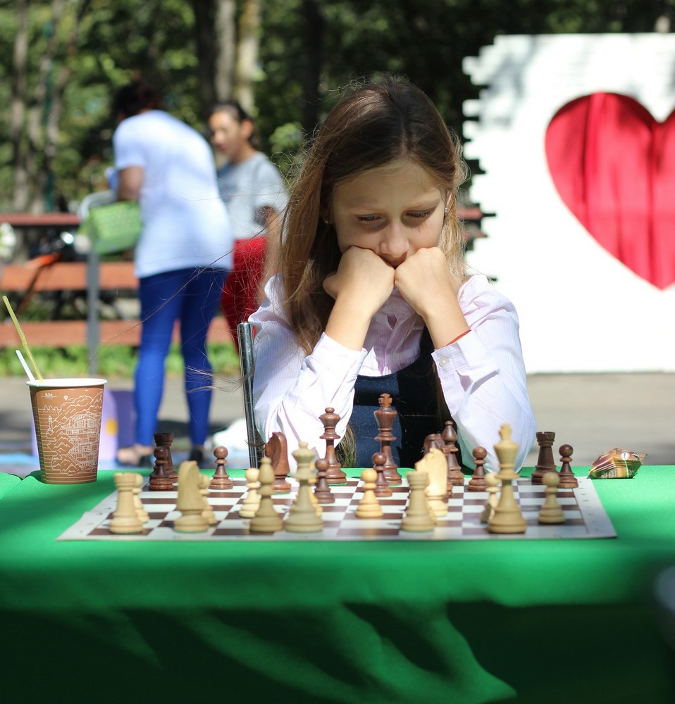 Первый сеанс одновременной игры в шахматы собрал в Южно-Сахалинске 60  участников. Сахалин.Инфо