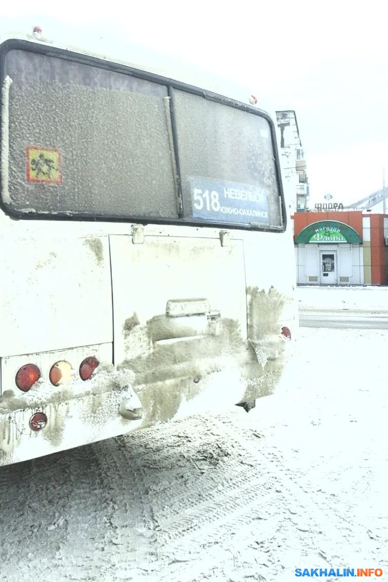 Жительница Невельска из-за путаницы с табличками на рейсовом автобусе не  смогла добраться до Холмска. Сахалин.Инфо