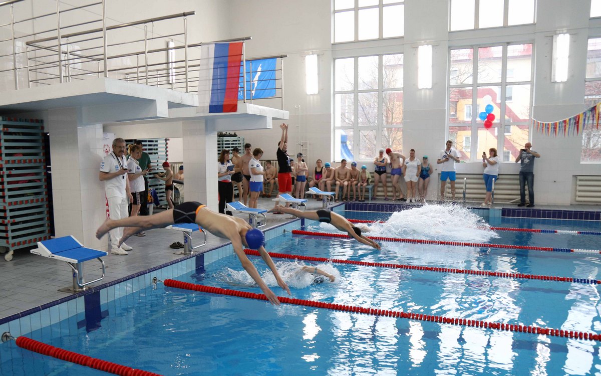 плавание южно сахалинск. соревнования в бассейне. соревнования по плаванию сахалин. водные виды спорта. спортивная школа водных видов спорта.