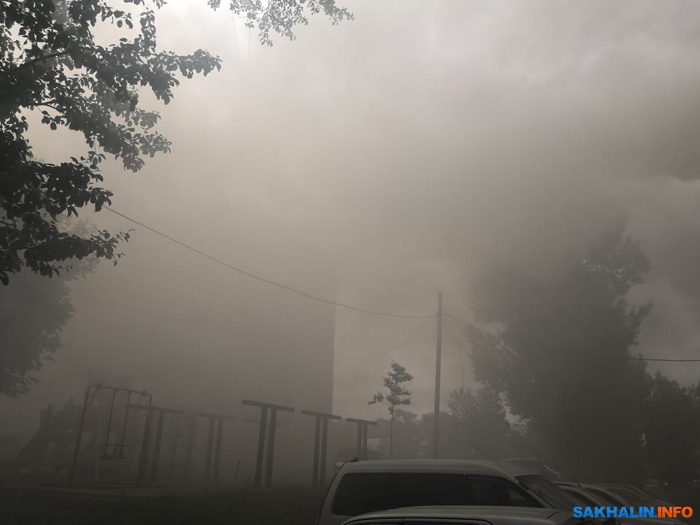 Sakhinfo в южно сахалинске сгорела крыша жилого дома