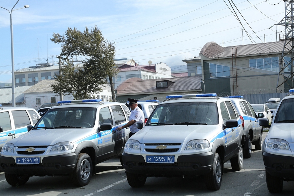 Авто сахалинск. Шевроле Нива УУП. Машины Нива Шевроле полиция. Нива Шевроле УУП полиция. Полицейский автомобиль Сахалин.