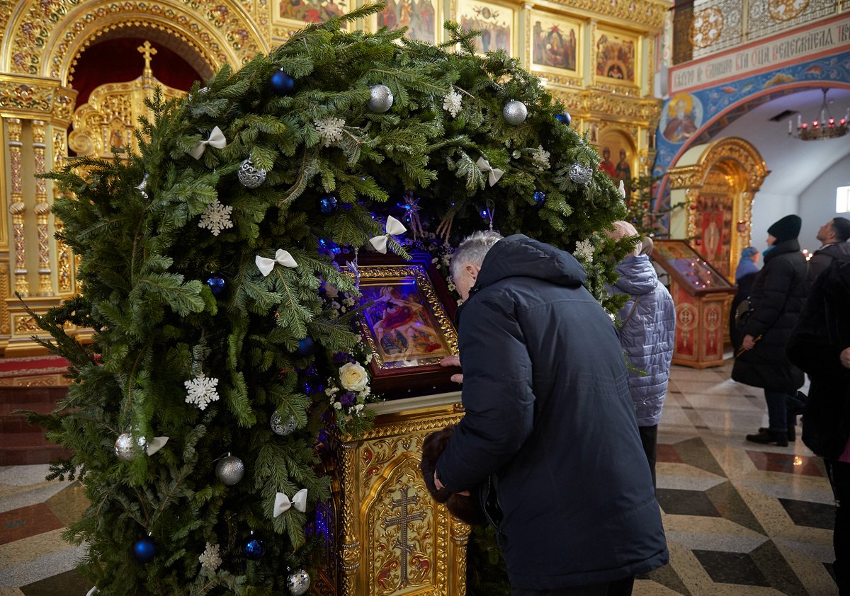 Как отмечать рождество христово. Празднование Рождества. Рождество Христово празднование. Празднование Рождества в России. Рождество Христово отмечают.