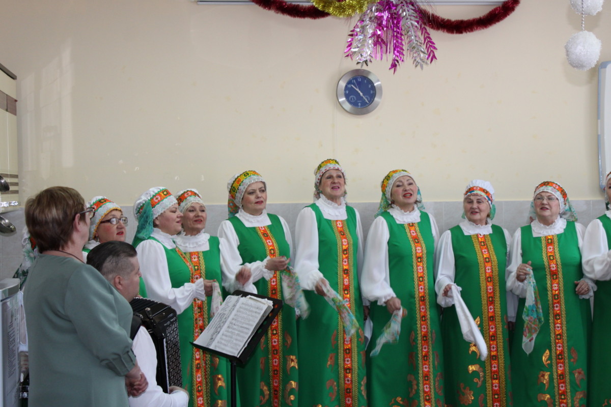 Хор дом. Дом престарелых Советск хор. Что такое дивный хор. Русский народный хор. Хор русской песни Елизаветинский.