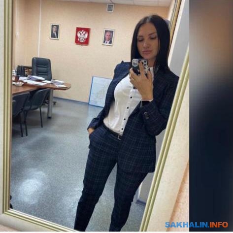 Елизавета Андреева в рабочем кабинете на фоне портретов Лимаренко и Путина, фото WhatsApp