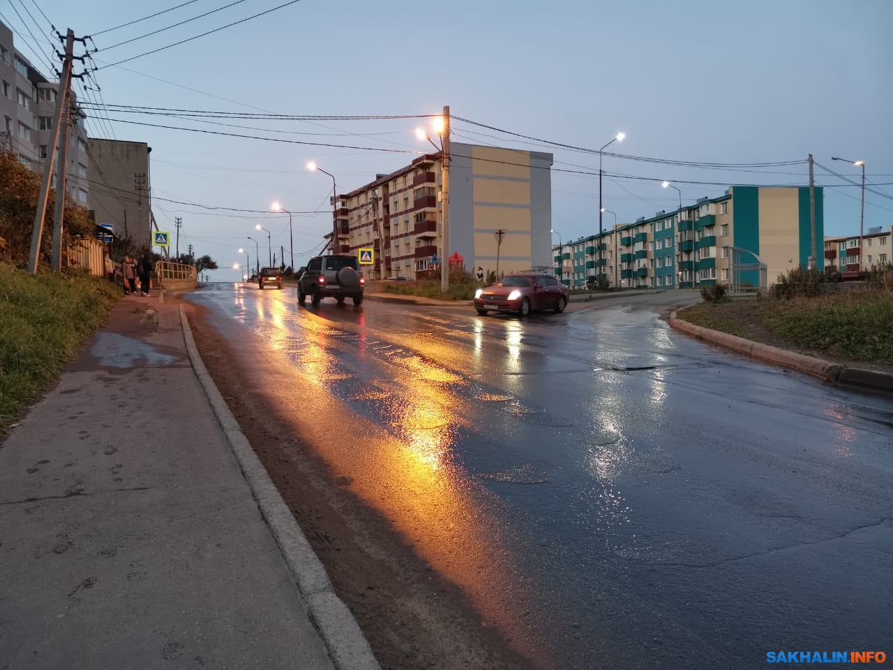 Вопрос по отведению ручья от дороги по Школьной в Холмске до сих пор не  решен. Сахалин.Инфо