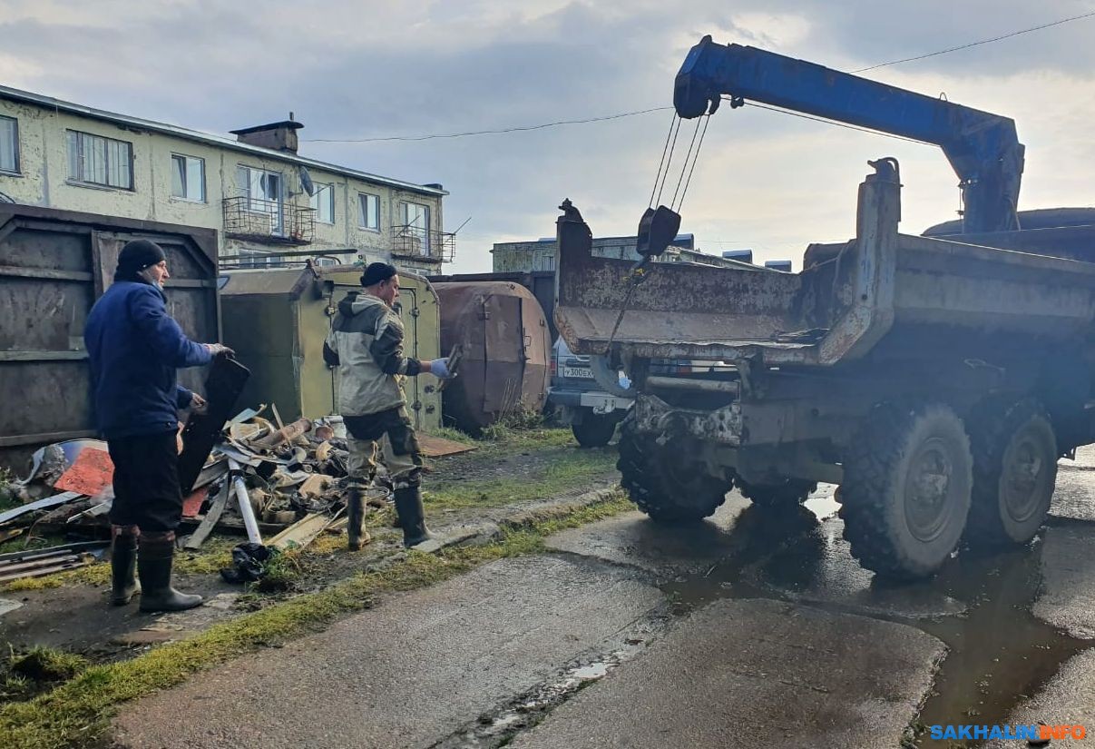 Жители Горного провели в селе генеральную уборку и накормили птиц.  Сахалин.Инфо