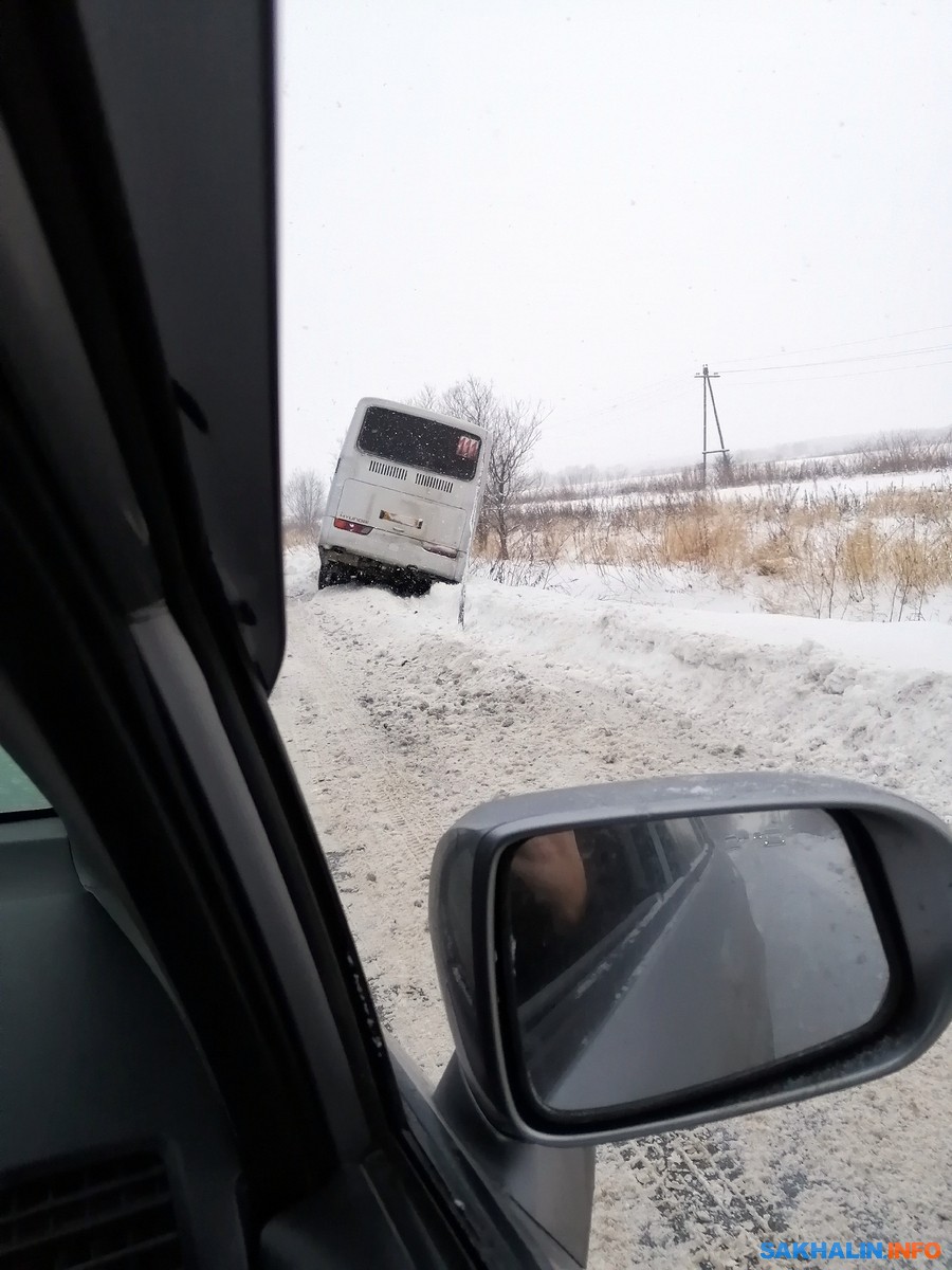 Скользкая трасса Южно-Сахалинск — Холмск собрала несколько ДТП. Сахалин.Инфо