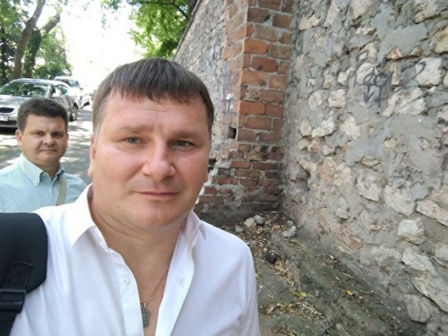 Дмитрий Федечкин на фоне своего зама Владимира Чудаева, фото из Фейсбука