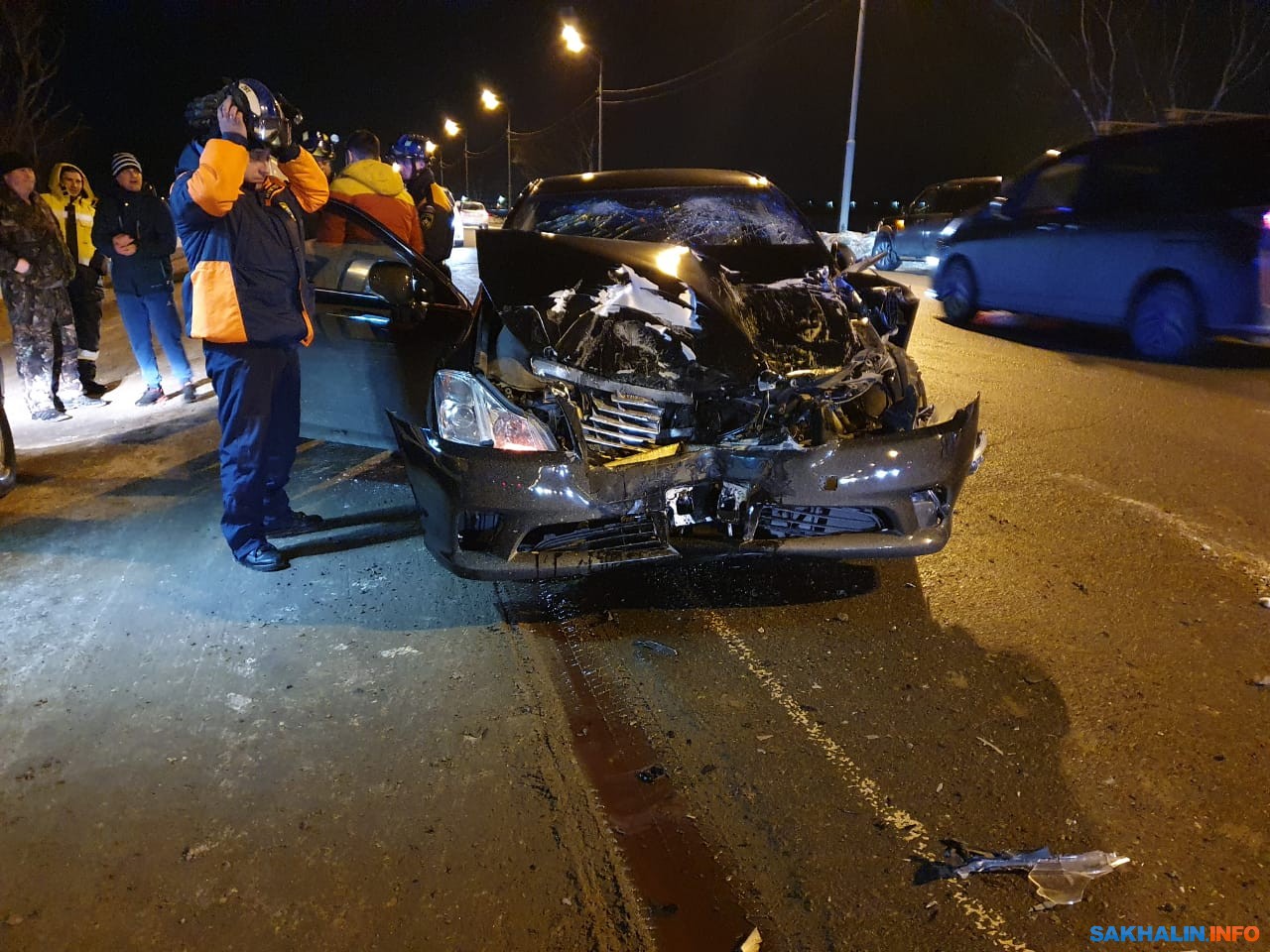 Ночная авария с трактором в Южно-Сахалинске отправила двух человек в  больницу. Сахалин.Инфо