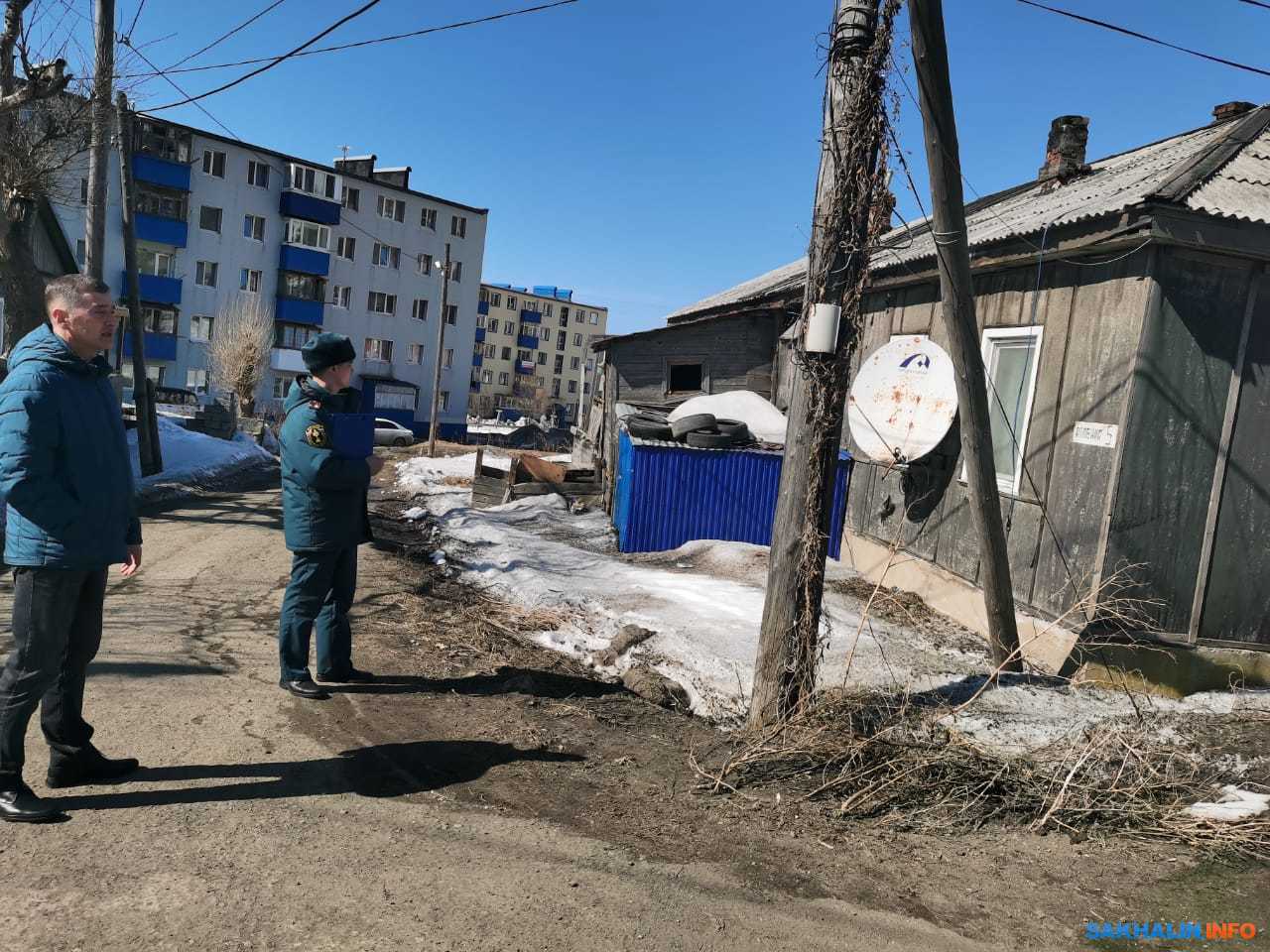 В Правде осмотрели пустующие строения, которые могут загореться.  Сахалин.Инфо