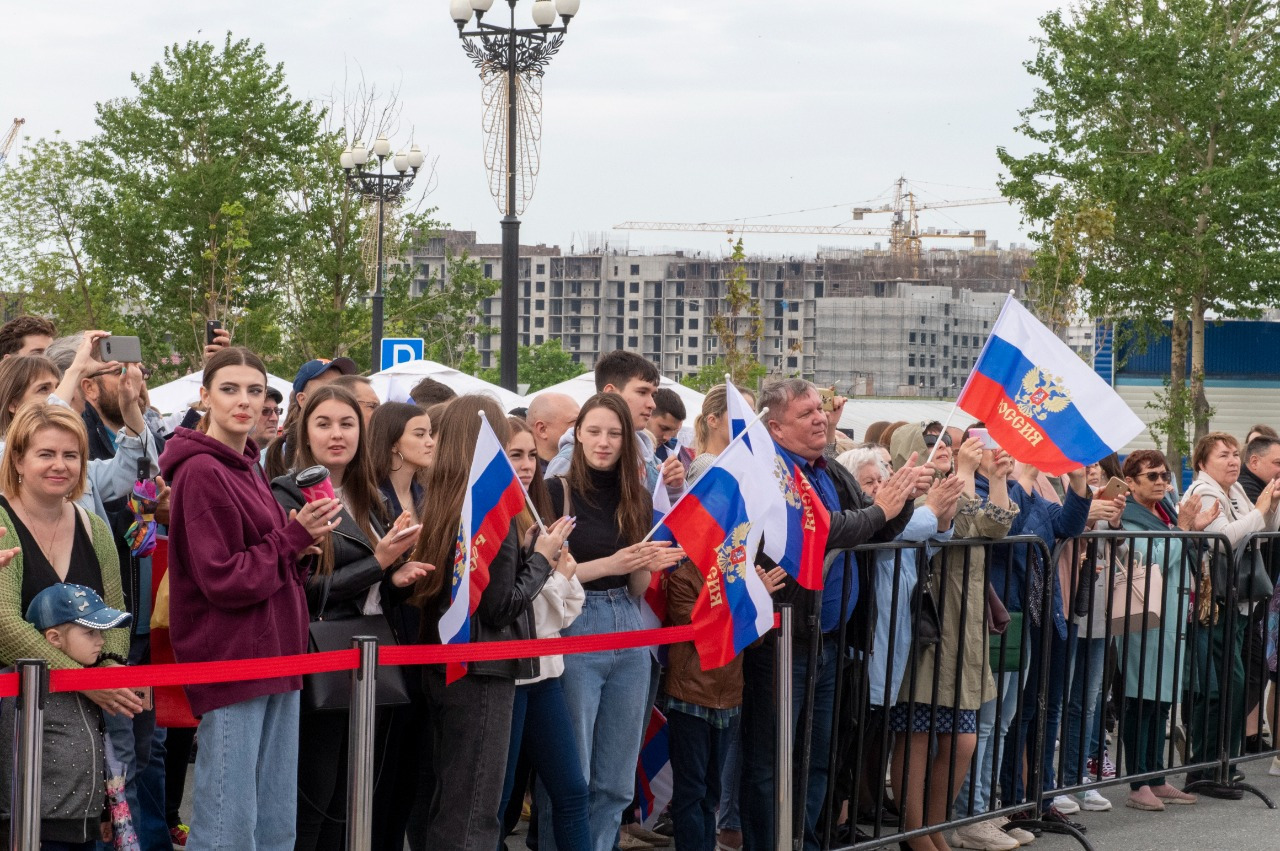 Сахалинцы празднуют День России. Сахалин.Инфо