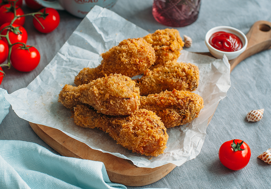 Куры в панировке. Чикен голень. Куриная ножка в кляре. Куриные ножки в кляре. Ножки в панировке.