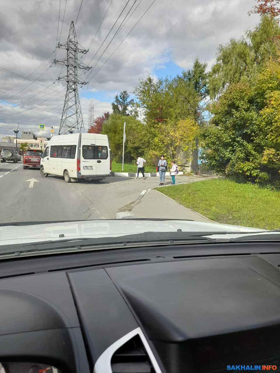 Сотрудников ботсада в Южно-Сахалинске беспокоит новая остановка перед  главным входом. Сахалин.Инфо