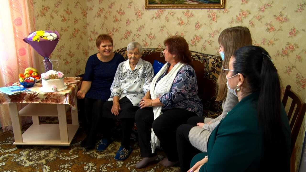 Сахалинка Зоя Бияк отметила 95-летие. Сахалин.Инфо