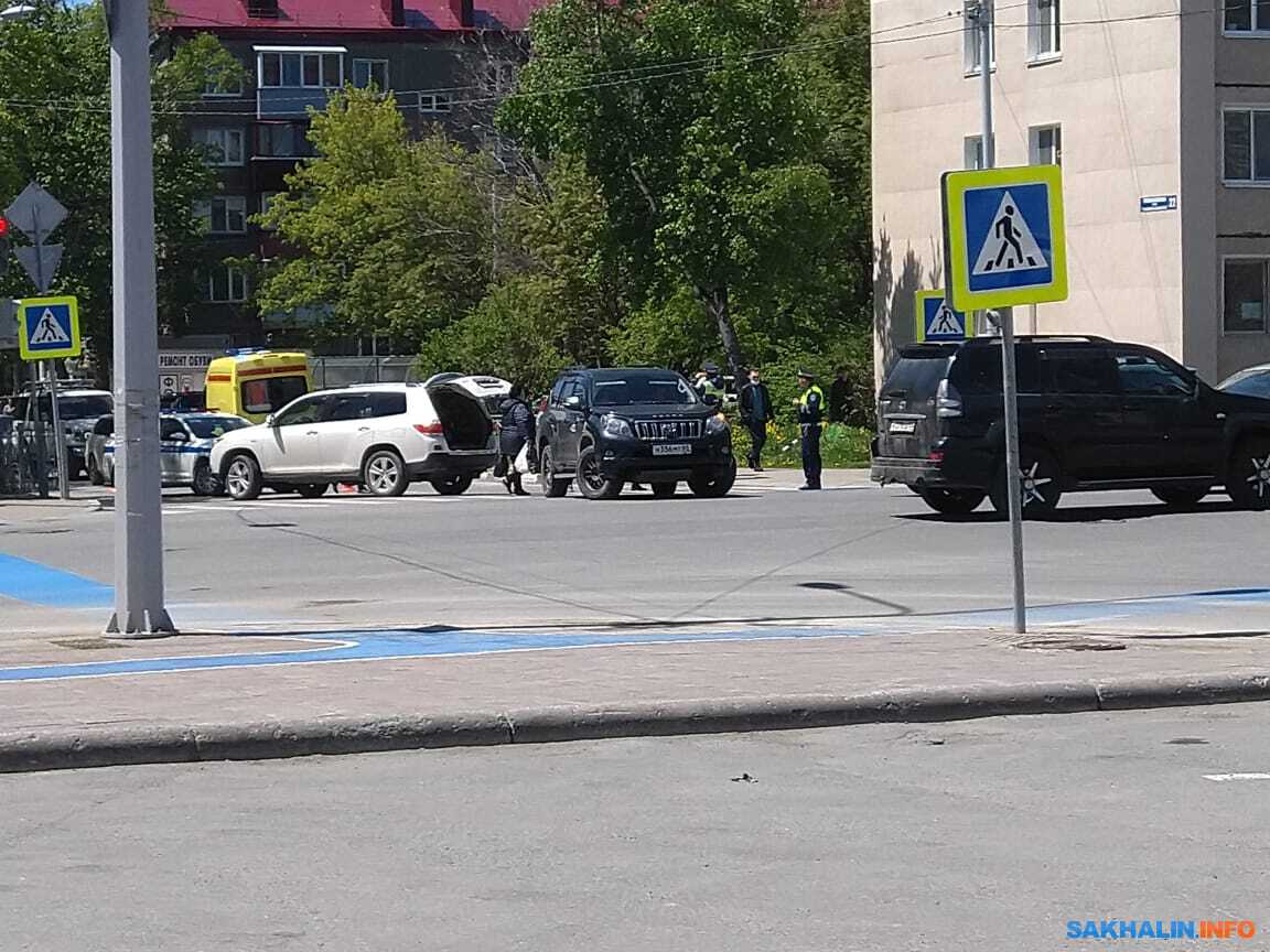 На переходе в Южно-Сахалинске сбили девочку с самокатом. Сахалин.Инфо