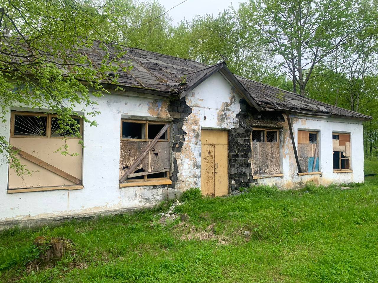 Опасные здания. Разрушенное здание. Разваленное здание. Разрушенная стройка. Черёмушки снос.