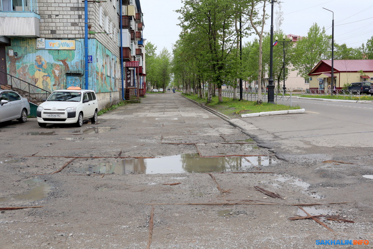 Жителям Поронайска обещают новый тротуар вместо бетонной крошки |  08.07.2022 | Южно-Сахалинск - БезФормата