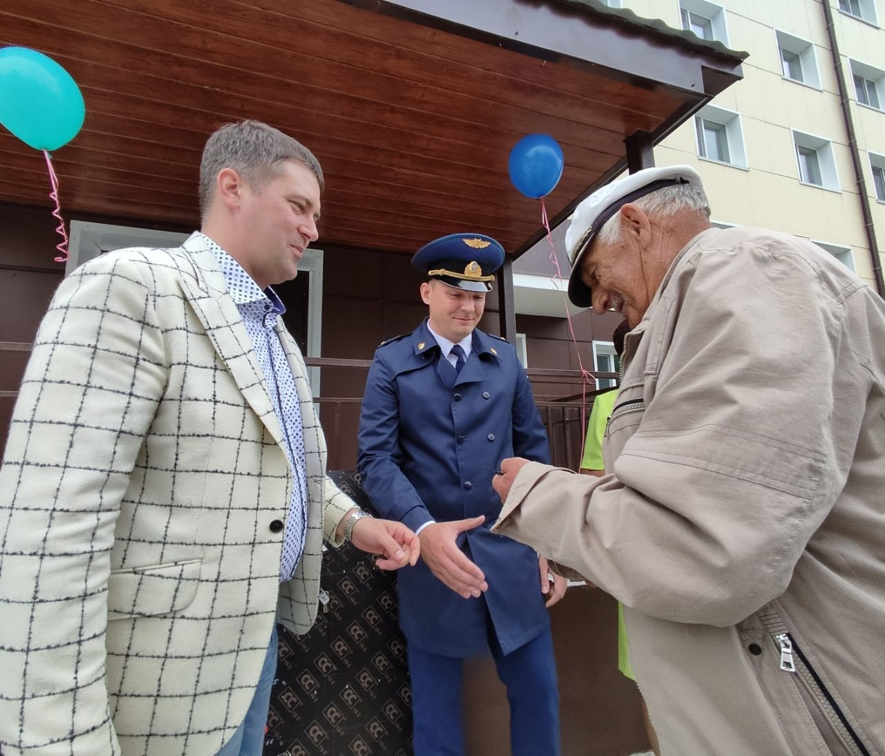 80 семей в Смирных дождались переселения в дом с удобствами | 18.07.2022 |  Южно-Сахалинск - БезФормата