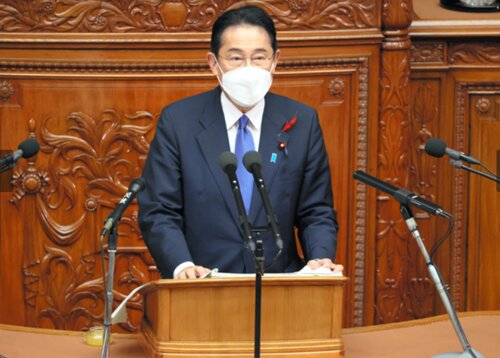  Кисида Фумио на заседании нижней палаты парламента. 3 октября 2022 года. Фото – «Асахи симбун»