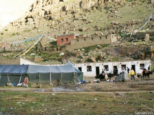 Гест-хаузы у монастыря Zuthrul Phung