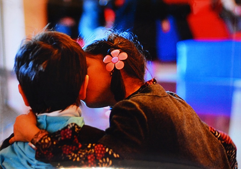 все началось с поцелую. нежность в глазах. всё началось с поцелуя. It started with a kiss 2005. озорной поцелуй дорама 2010.