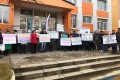 В Охе прошел пикет против сокращений в компании "РН-СахалинНИПИморнефть"