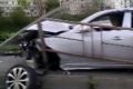 В Холмске Toyota снесла ограждение и вылетела на тротуар