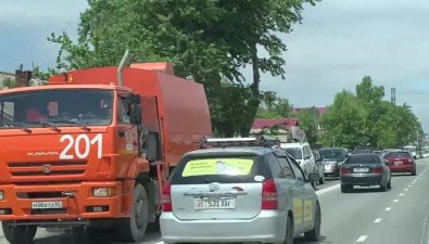 Пылесос возглавил пробку на улице Ленина в Южно-Сахалинске