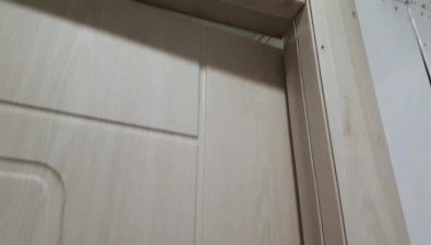 В туалете на средней станции "Горного воздуха" не закрывается ни одна дверь