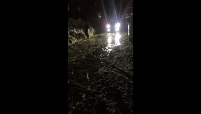 В Южно-Сахалинске затопило снежный двор