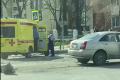 В Южно-Сахалинске после столкновения с авто реанимации сильно пострадал седан