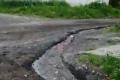 Из трубопровода в Александровске-Сахалинском месяц бьет вода