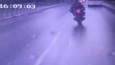 На Сахалине мотоциклист не скрылся от полиции и ответит по пяти статьям