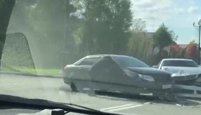 Две легковушки испорчены после встречи на проспекте Победы