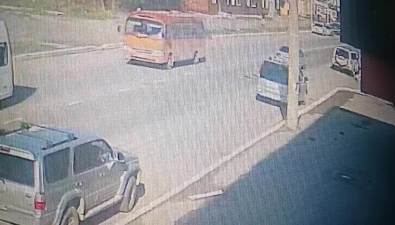 В Холмске 71-летний водитель спровоцировал ДТП и получил травмы