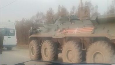В Южно-Сахалинске военная техника поцарапала автобус
