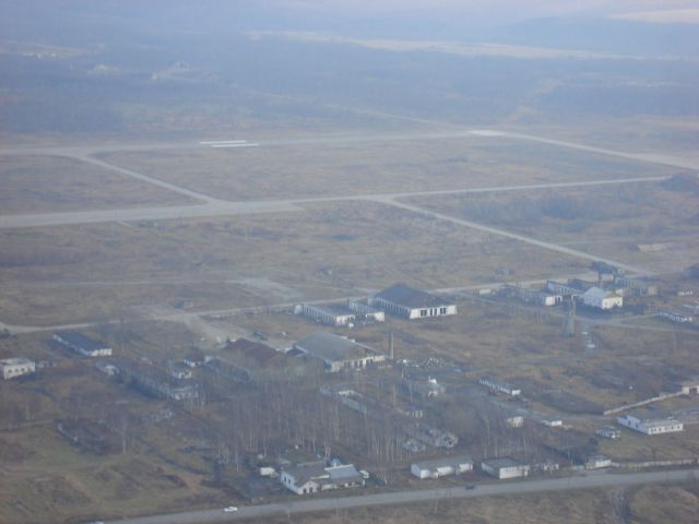 Село сокол сахалинская область. Сахалин пос Сокол. Южно Сахалинск поселок Сокол. Аэродром Сокол на Сахалине. С Сокол Долинский район.