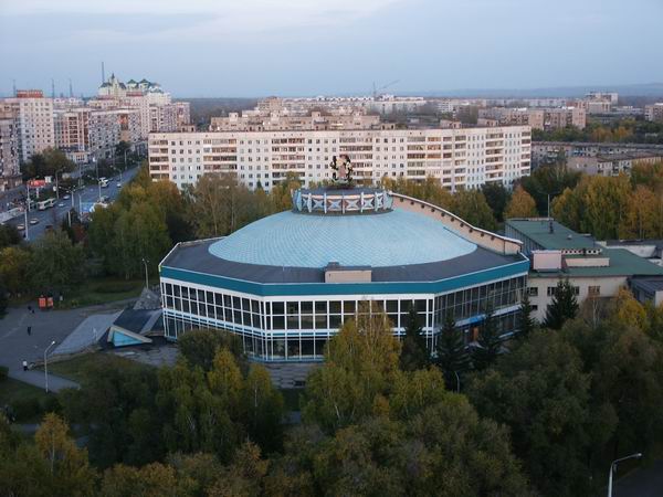 Новокузнецкий цирк. Новокузнецкий государственный цирк Новокузнецк. Город Новокузнецк цирк. Достопримечательности Новокузнецка цирк. Новокузнецк улица Кирова цирк.