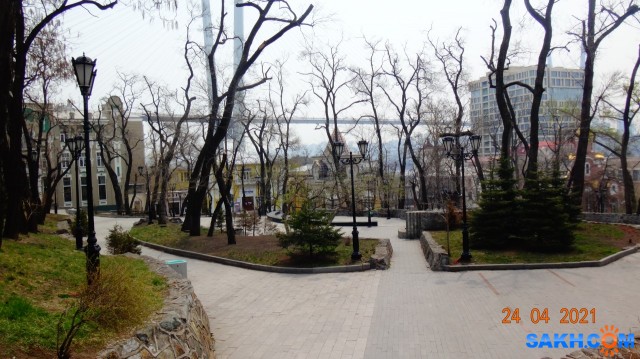 Адмиральский сквер в центре города.
Вид на Золотой мост.
Просмотров: 46
Комментариев: 0